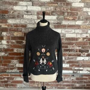 Urban Bliss Gray Floral Embroidered knit Sweater Size 12
